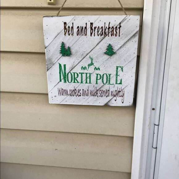 Santa Claus Christmas sign decorations. - Picture 7 of 7